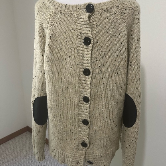Market & Spruce Cotulla Button Back Sweater - Picture 7 of 8